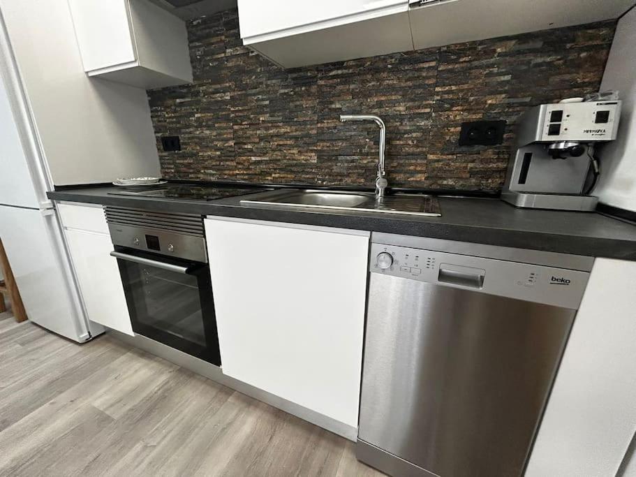 Apartamento Amueblado En El Centro De Madrid Bagian luar foto