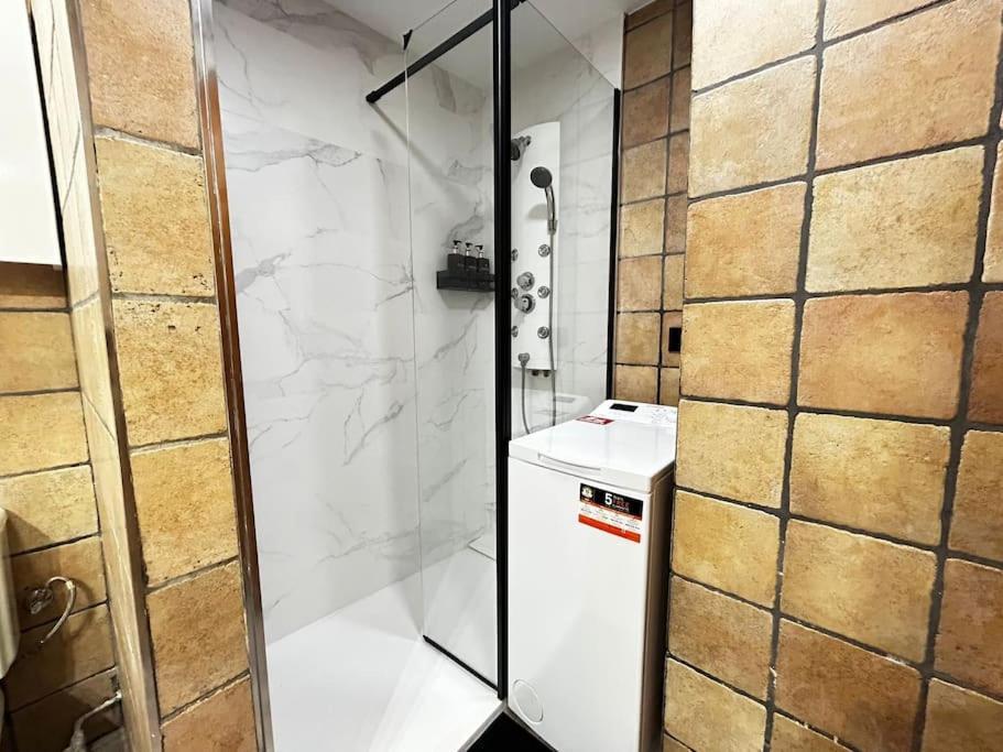 Apartamento Amueblado En El Centro De Madrid Bagian luar foto