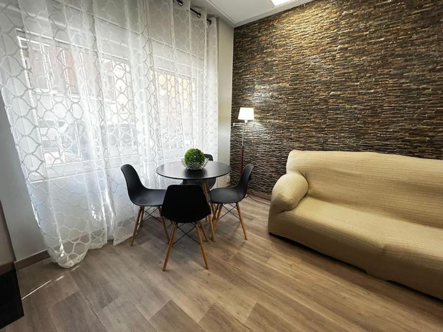 Apartamento Amueblado En El Centro De Madrid Bagian luar foto